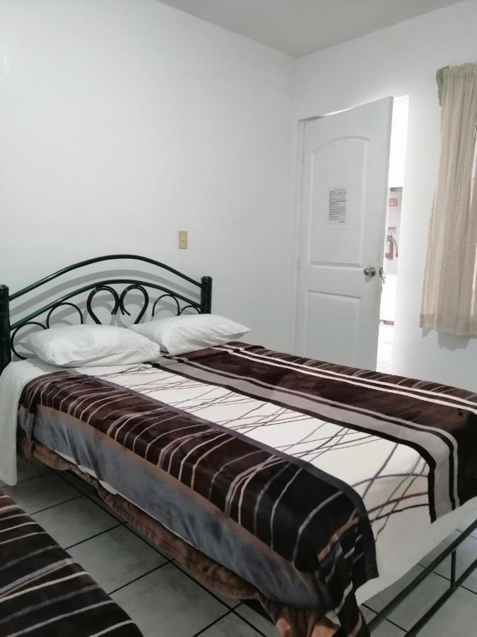 Hostal Maple Querétaro Exteriör bild