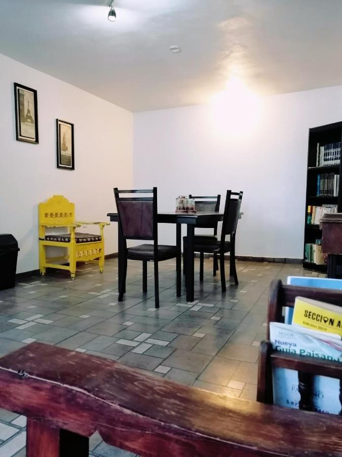 Hostal Maple Querétaro Exteriör bild
